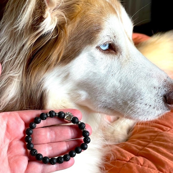 PAW lava stone bracelet - Picture 2 of 4